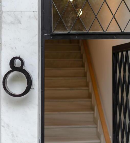 Chandakos 8 Design Apts