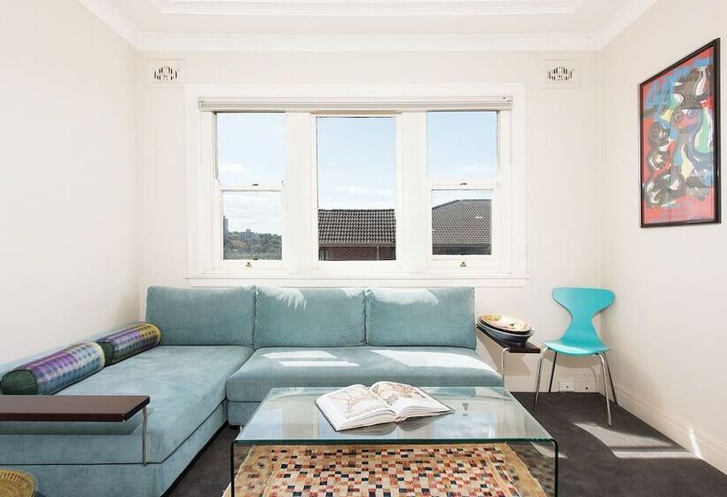 Comfy Coogee Living H328