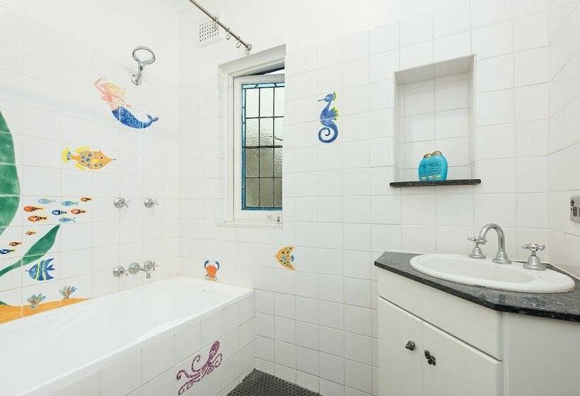 Comfy Coogee Living H328