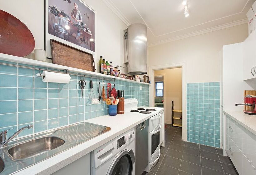 Comfy Coogee Living H328