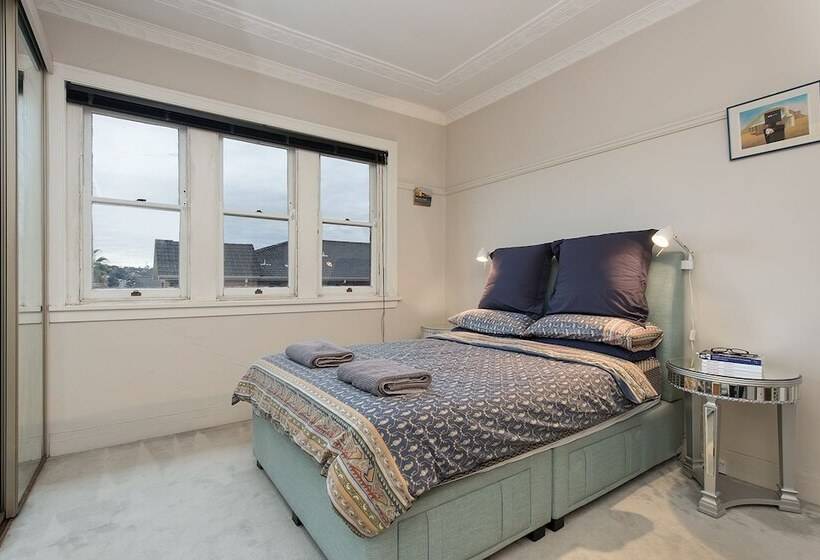 Comfy Coogee Living H328