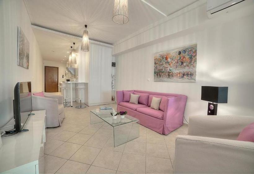 Downtown Glyfada Smart Apartment