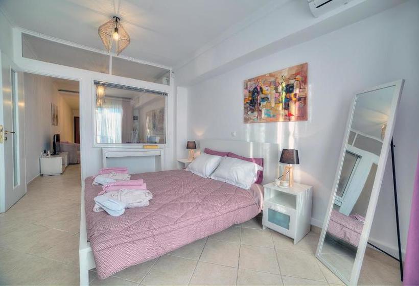 Downtown Glyfada Smart Apartment
