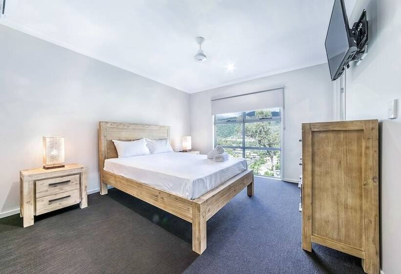 Great Escape Cannonvale