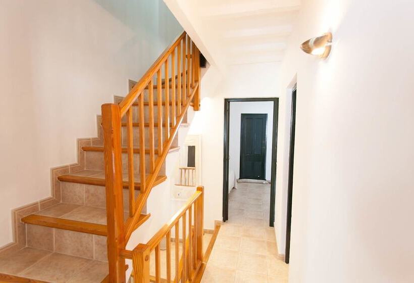 Homenfun Casa En Es Mercadal