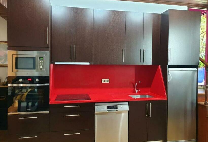 2 Bedrooms House With Garden And Wifi At Apendurada