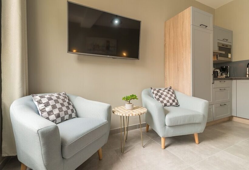 Luxurious Suites Elegance