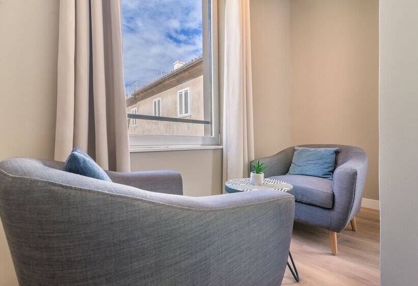 Luxurious Suites Elegance