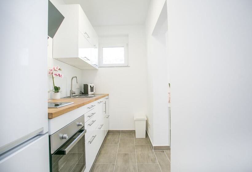 Modern Living In The Heart Of Trogir