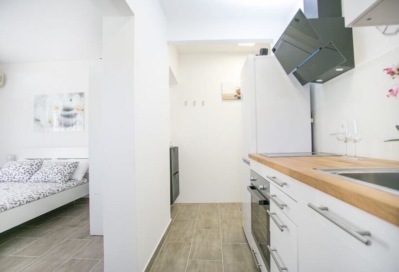 Modern Living In The Heart Of Trogir