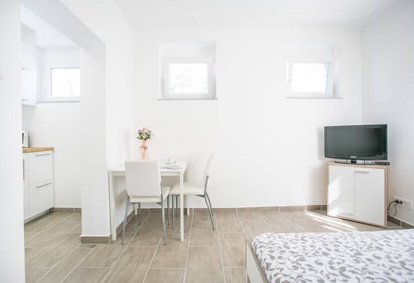 Modern Living In The Heart Of Trogir