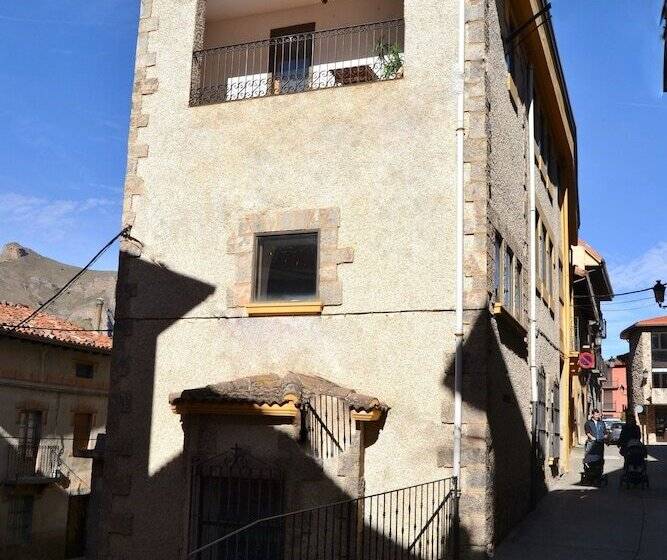 پانسیون Tres Puentes Anguiano