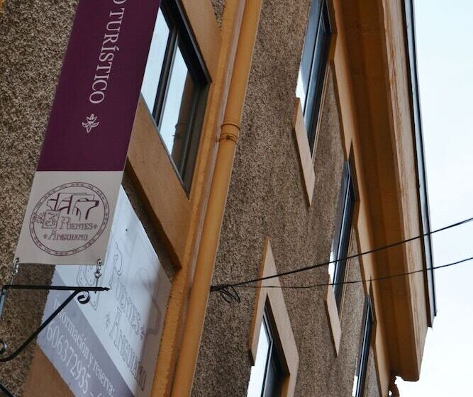 پانسیون Tres Puentes Anguiano