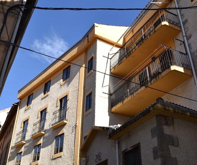 پانسیون Tres Puentes Anguiano