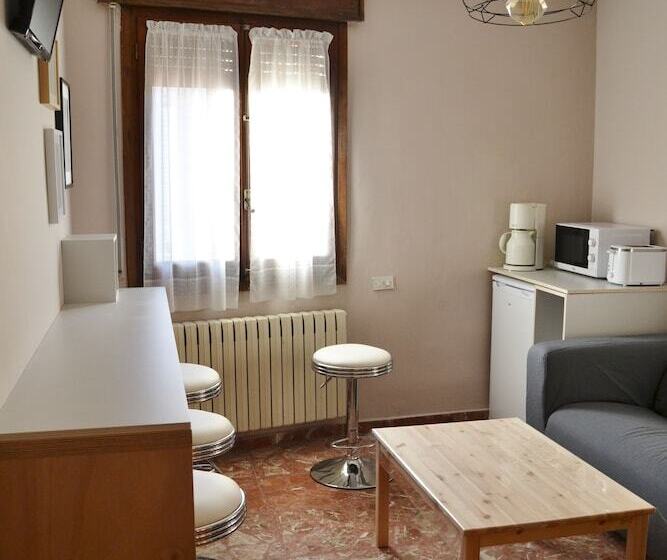 پانسیون Tres Puentes Anguiano