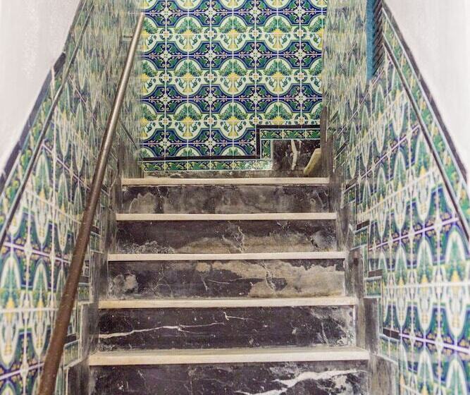 بنسيون Vivian S Guest House