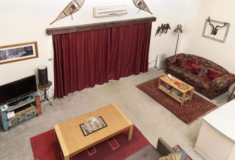 Razorback 6  Razorback Plaza Jindabyne