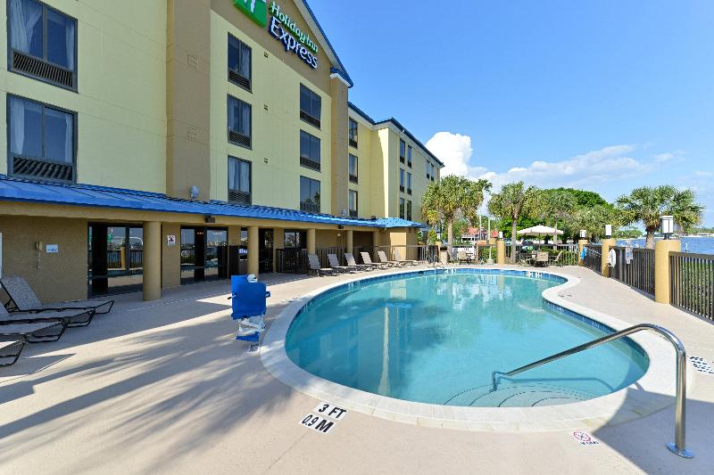 Holiday Inn Express Hotel & Suites Tampa Rocky Point Island, An Ihg