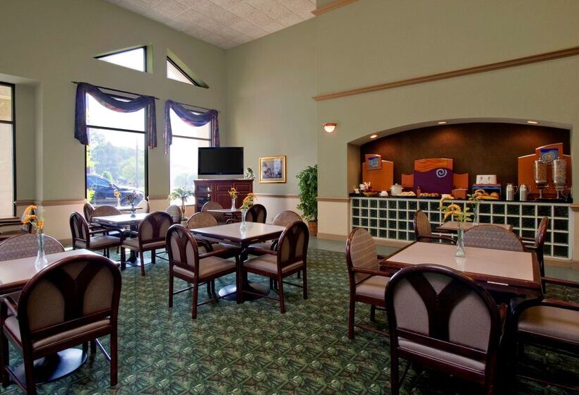 בית מלון כפרי Americas Best Value Inn Tunica Resort