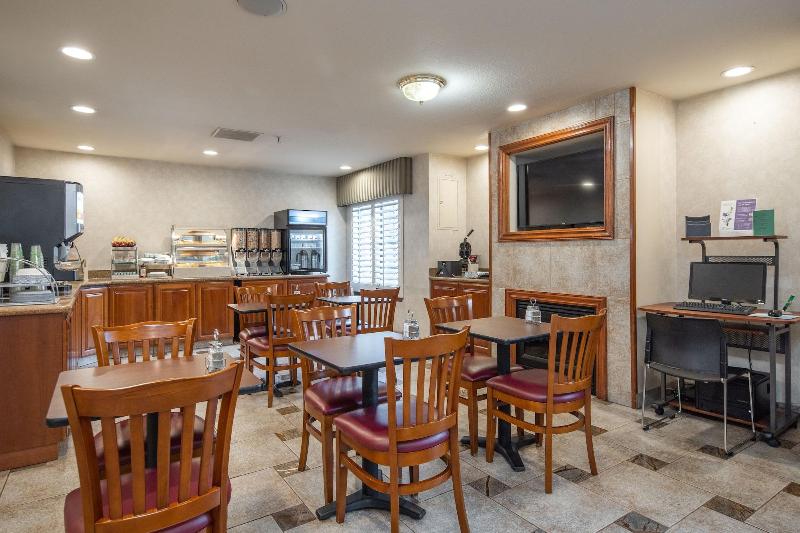 Отель Atherton Park Inn And Suites