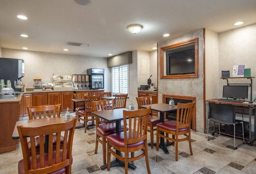 Отель Atherton Park Inn And Suites