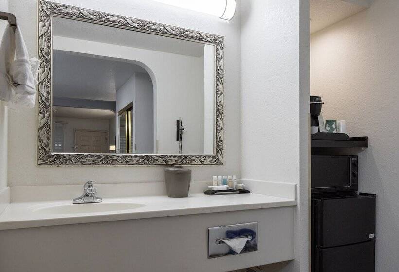 Отель Atherton Park Inn And Suites