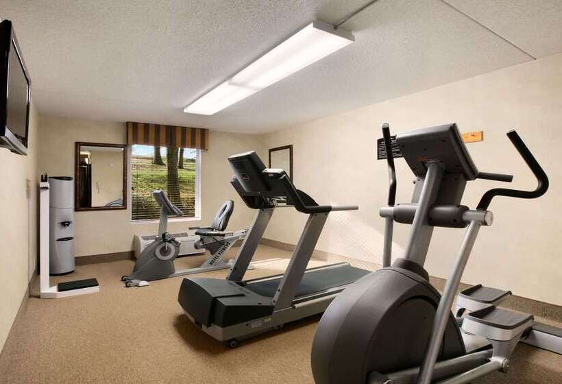 فندق Baymont By Wyndham Branson   On The Strip