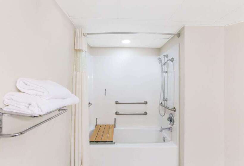 فندق Baymont By Wyndham Branson   On The Strip