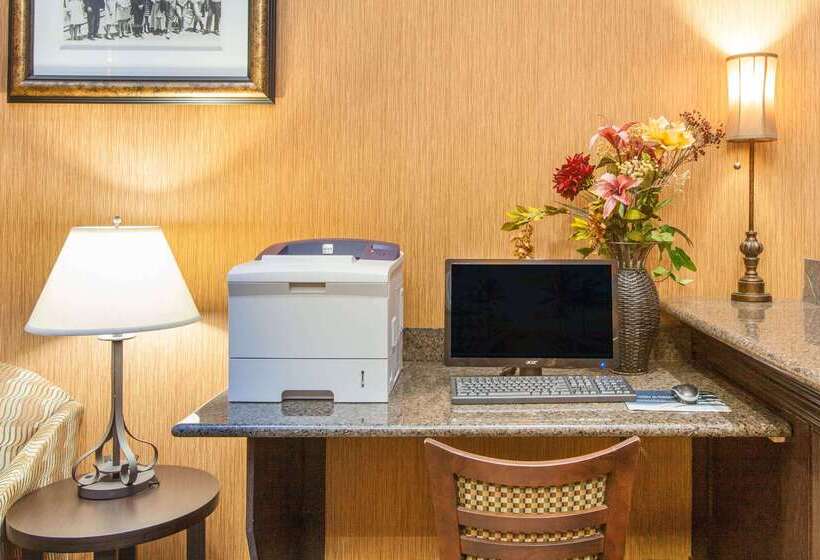 فندق Baymont By Wyndham Branson   On The Strip