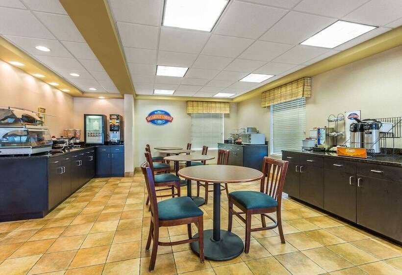 فندق Baymont By Wyndham Cornelia