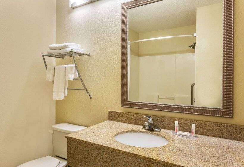 فندق Baymont By Wyndham Cornelia