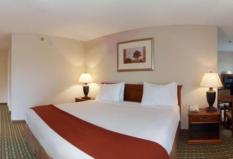 فندق Baymont By Wyndham Cornelia