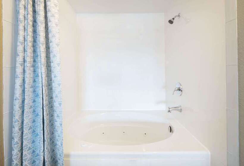 فندق Baymont By Wyndham Covington