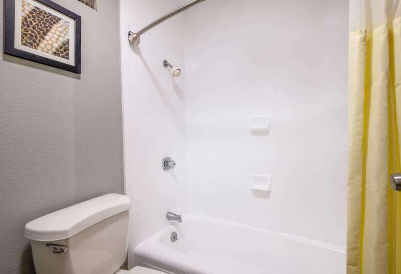 فندق Baymont By Wyndham Covington