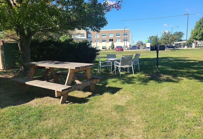 فندق Baymont By Wyndham Galesburg