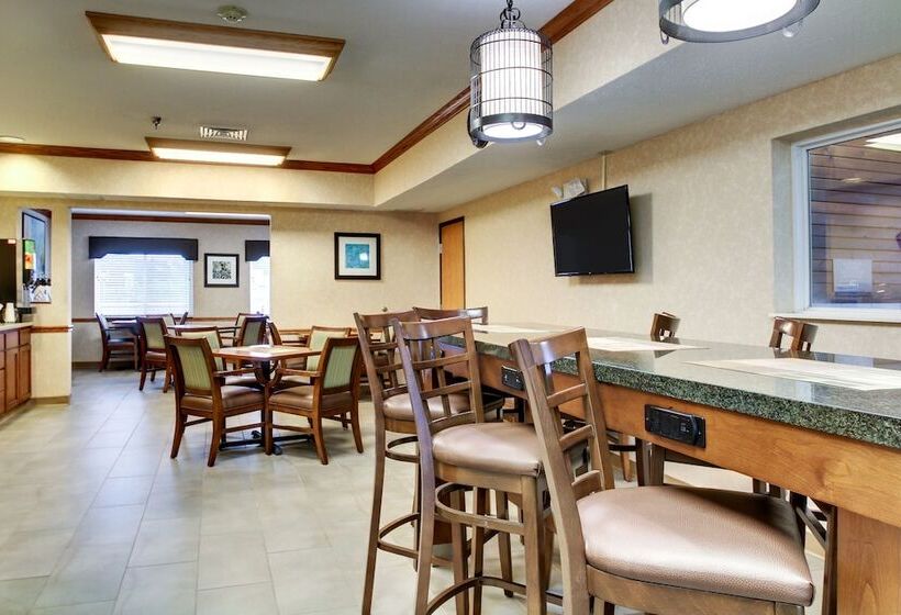 فندق Baymont By Wyndham Galesburg