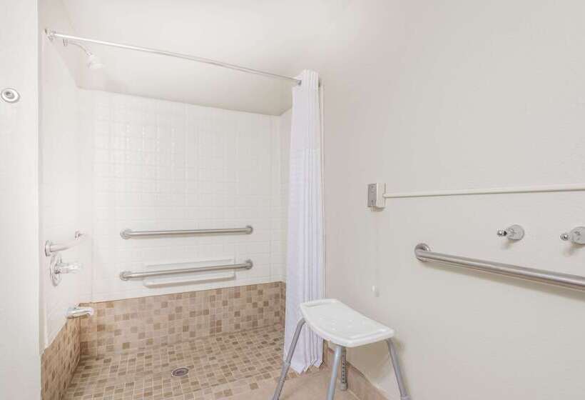 Отель Baymont By Wyndham Georgetown