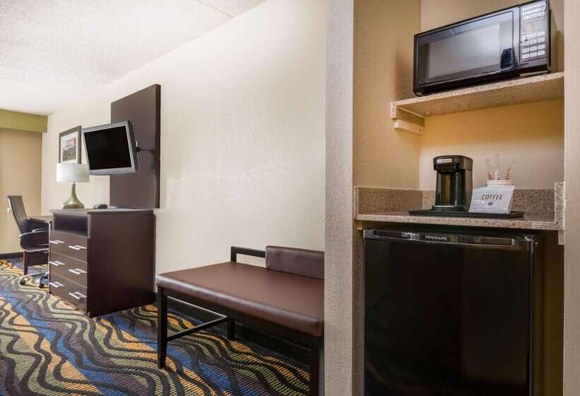 Отель Baymont By Wyndham Georgetown