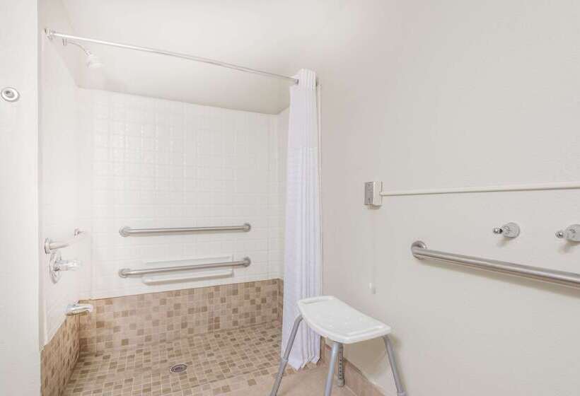 Отель Baymont By Wyndham Georgetown