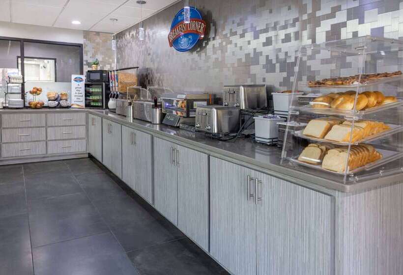 فندق Baymont By Wyndham Lavergne