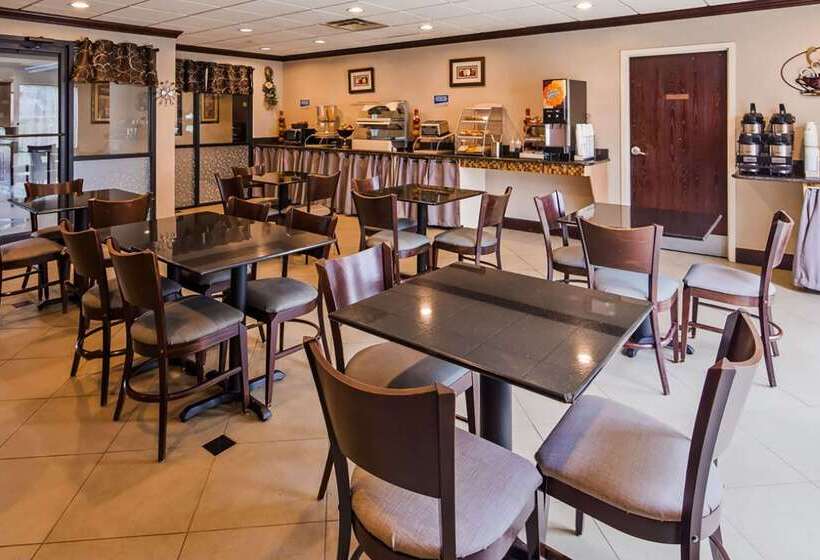 فندق Baymont By Wyndham Lavergne