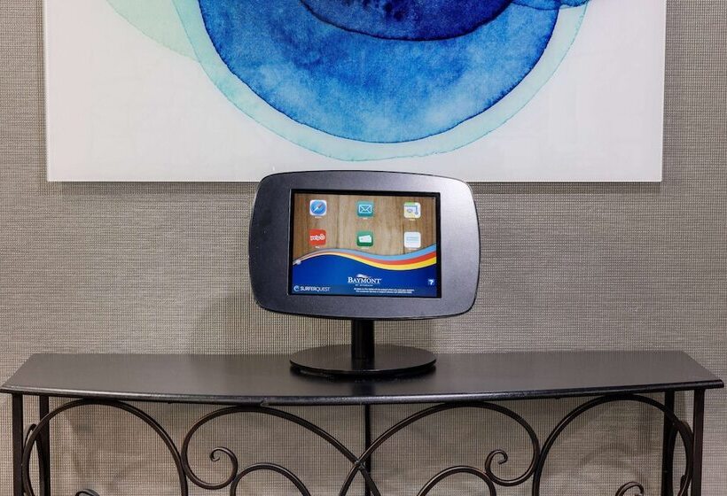 فندق Baymont By Wyndham Lavergne