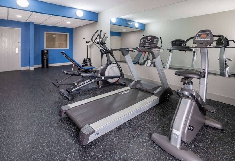 فندق Baymont By Wyndham Lavergne