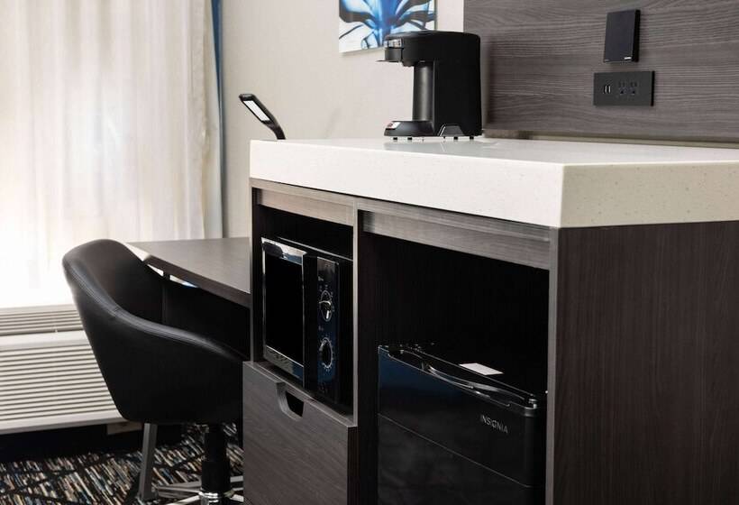 فندق Baymont By Wyndham Lavergne