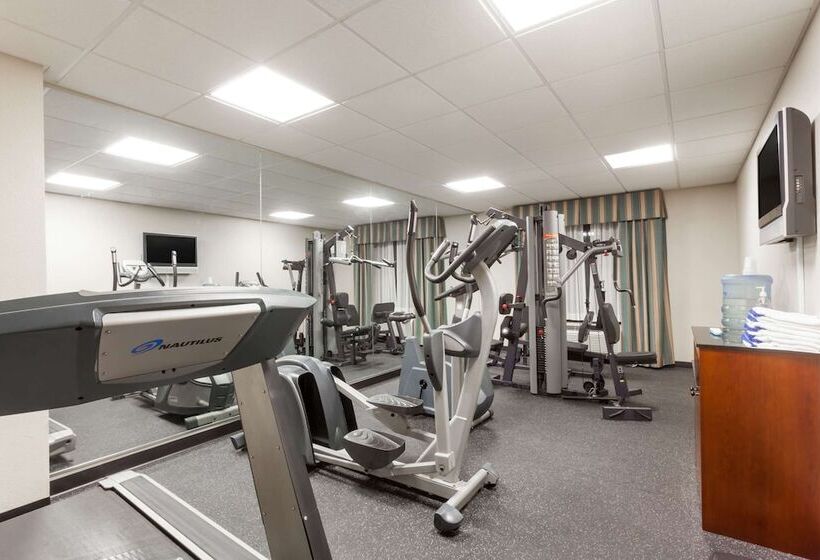 فندق Baymont By Wyndham Madisonville