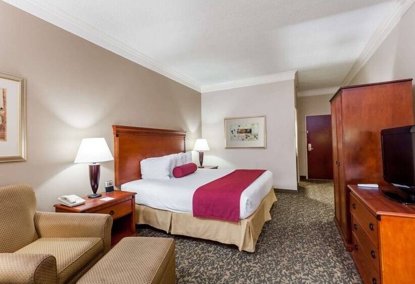 فندق Baymont By Wyndham Madisonville