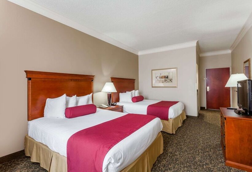 فندق Baymont By Wyndham Madisonville