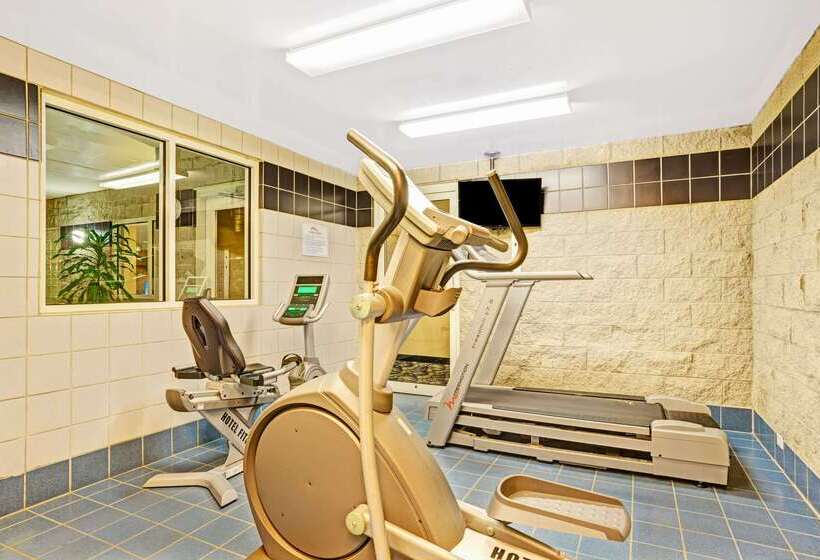 فندق Baymont By Wyndham Wahpeton