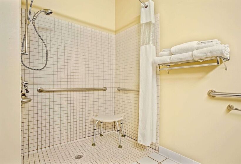 فندق Baymont By Wyndham Wahpeton