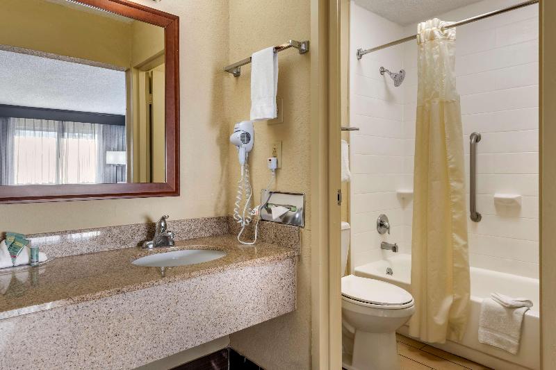 فندق Best Western Downtown Stuart